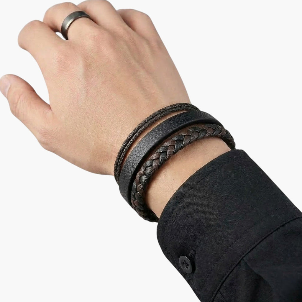 Armband aus Leder und Edelstahl