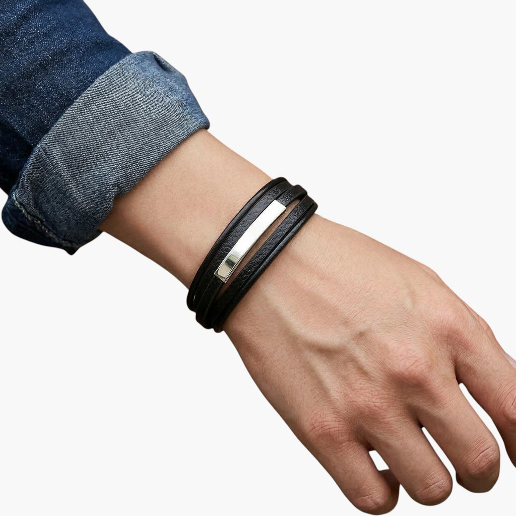 Armband aus Leder und Edelstahl