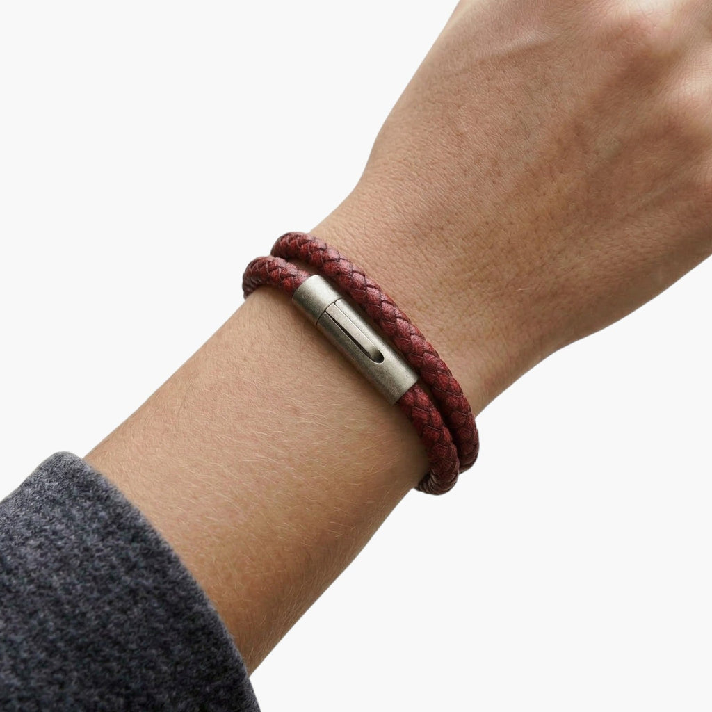 Lederarmband und Edelstahl
