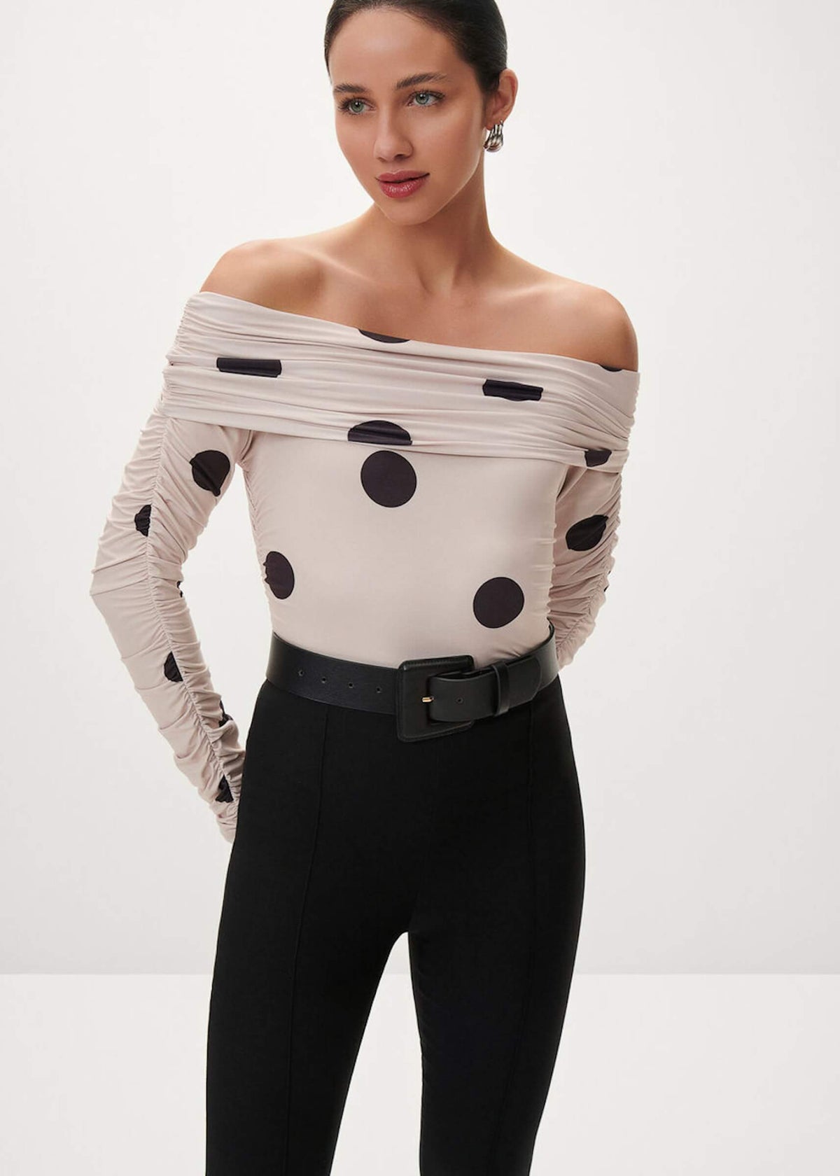 BLUSA OMBRO FRANZIDA BOLINHAS