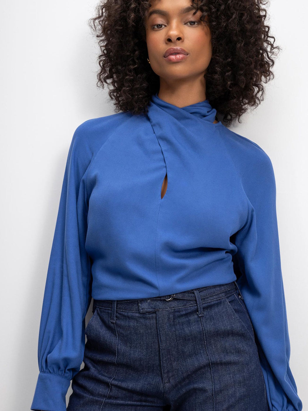 Blusa com Gola Trespassada