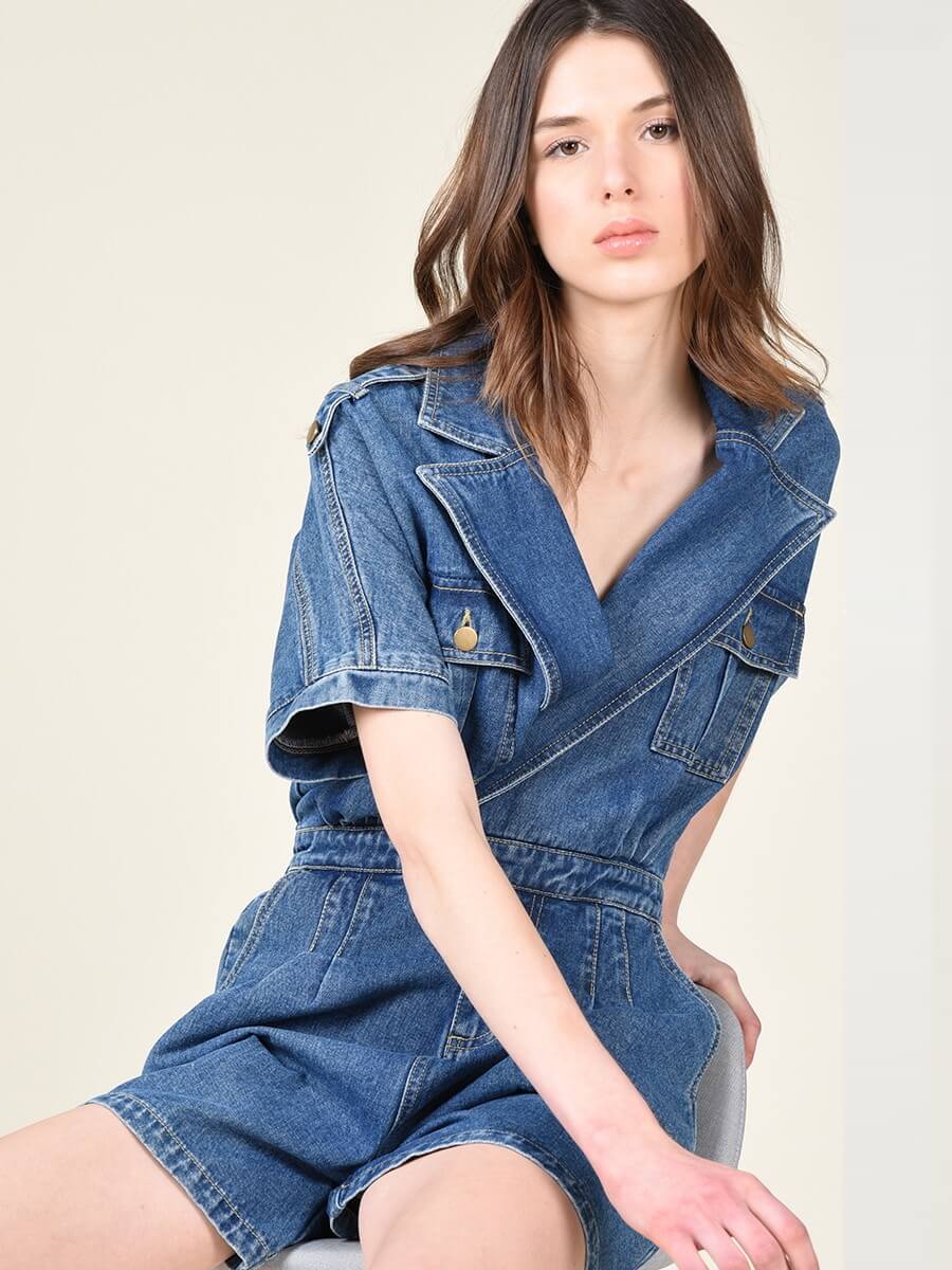 Kurzer Overall aus Denim