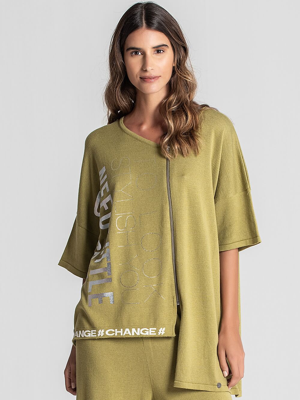 CAMISETA "NECESITA POCO CAMBIO"