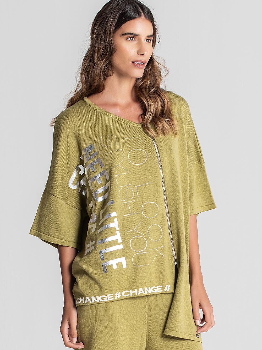 CAMISETA "NECESITA POCO CAMBIO"
