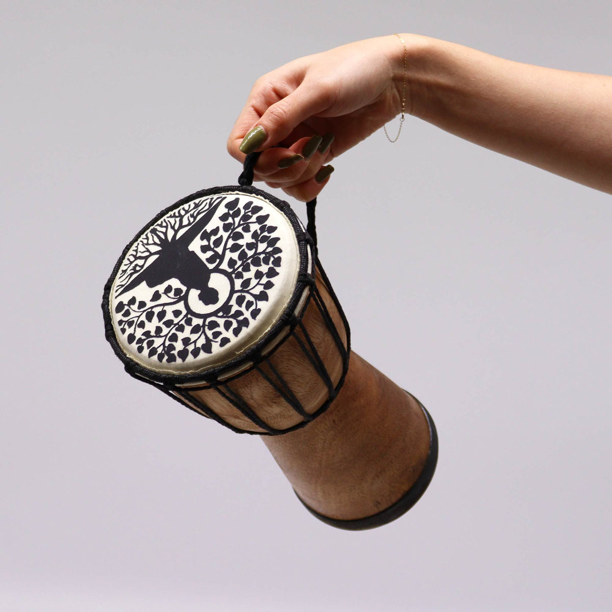 Tambor Djembe hecho a mano con tapa ancha - 25cm
