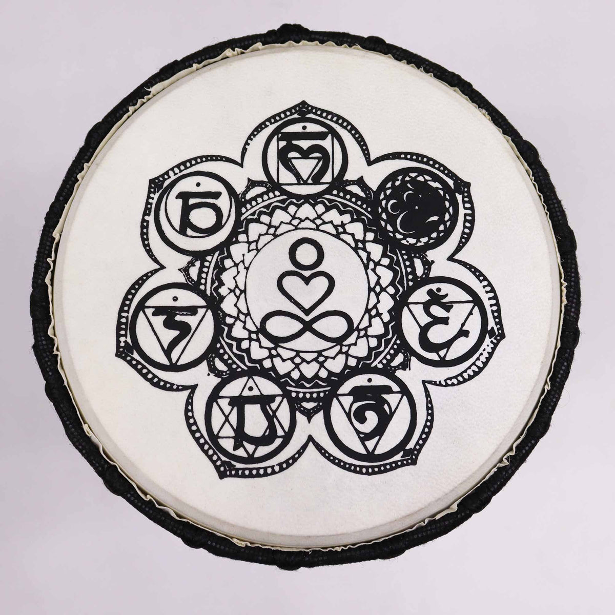 Handgefertigte Djembe mit breitem Kopf - 30cm