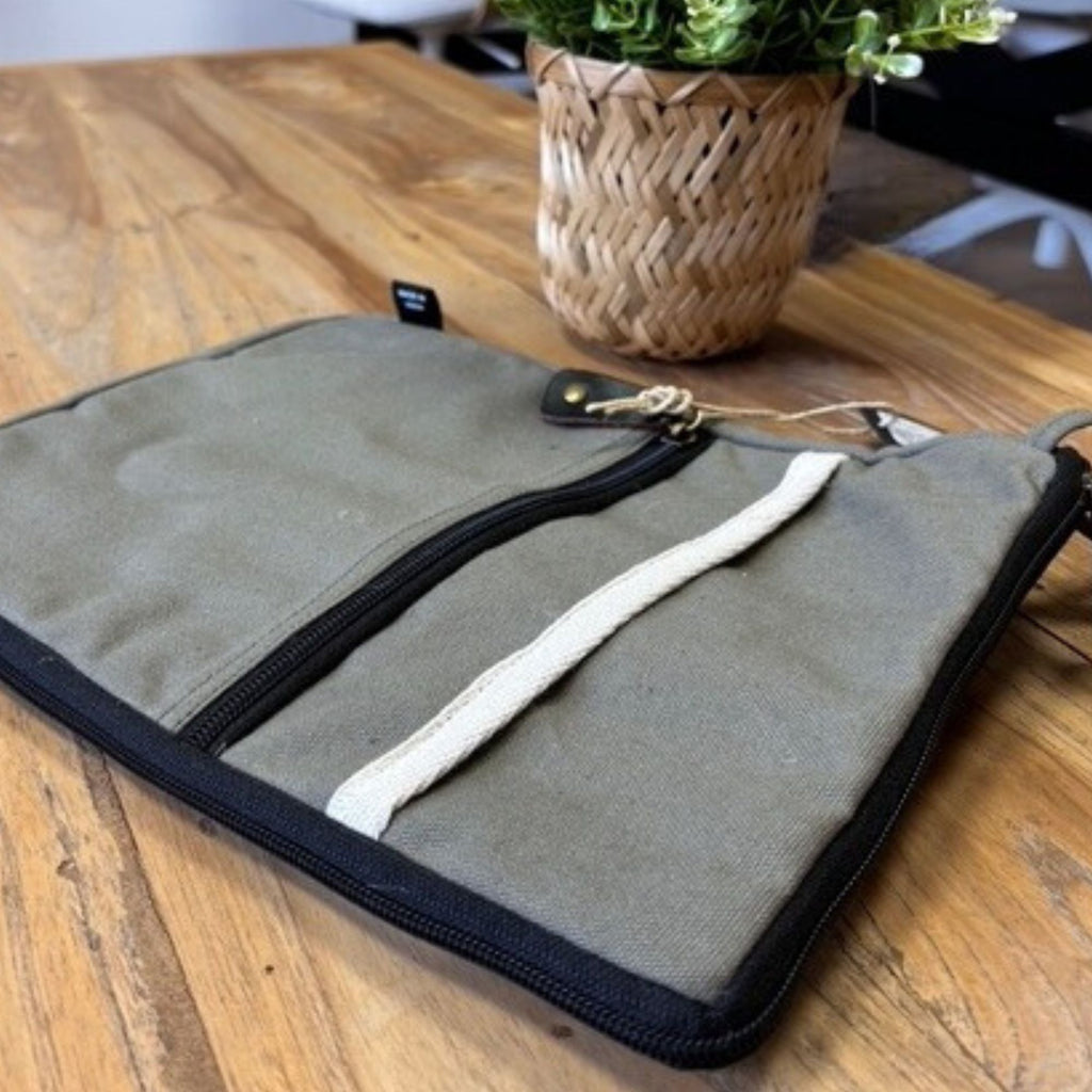 Funda de Lona para Portátil Hope Hare - Oliva