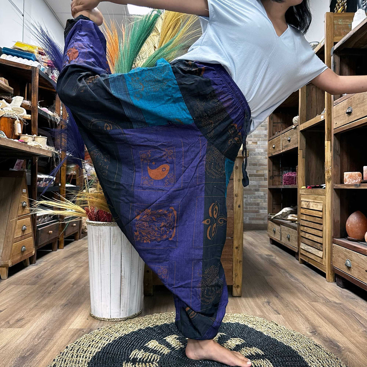 Pantalones de yoga y festivales - Aladdin Himalayan Print en morado