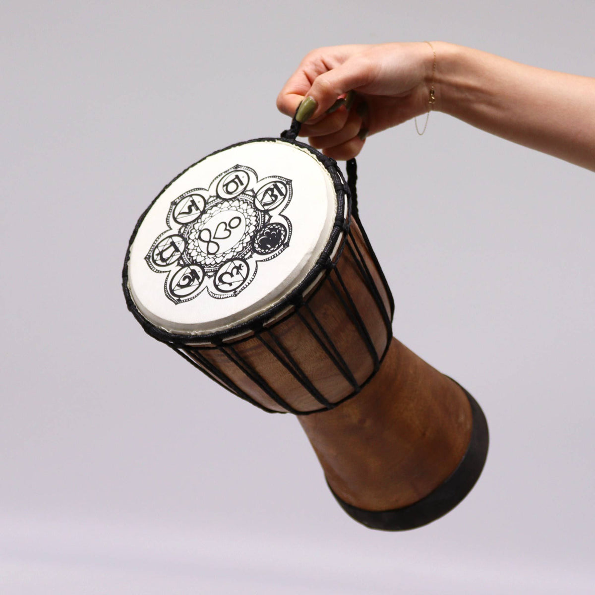 Handgefertigte Djembe mit breitem Kopf - 30cm