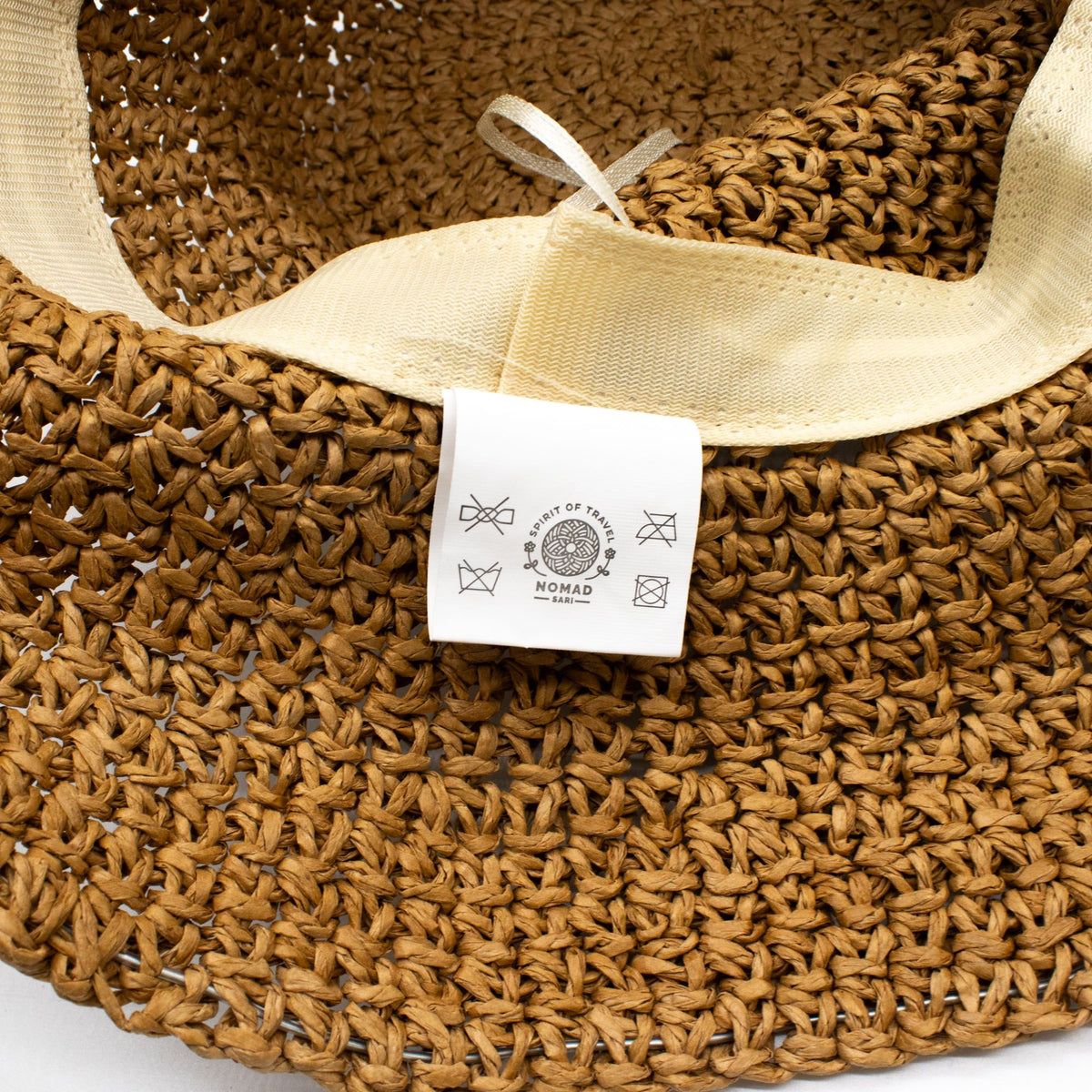 Sombrero de Sol de Paja Nómada Sari con Ala Flexible - Café Natural