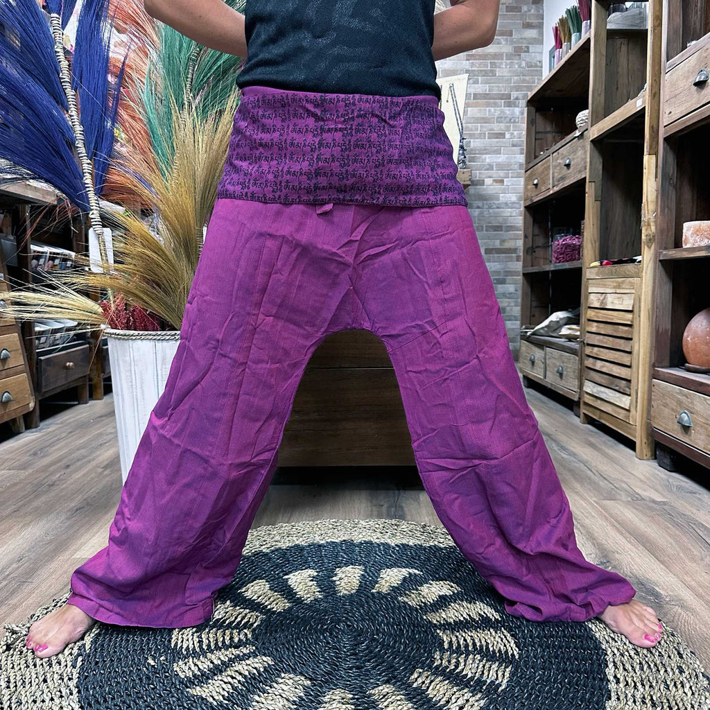 Yoga- und Festivalhosen – Lila Thai-Fischerhose mit Mantra-Mandala