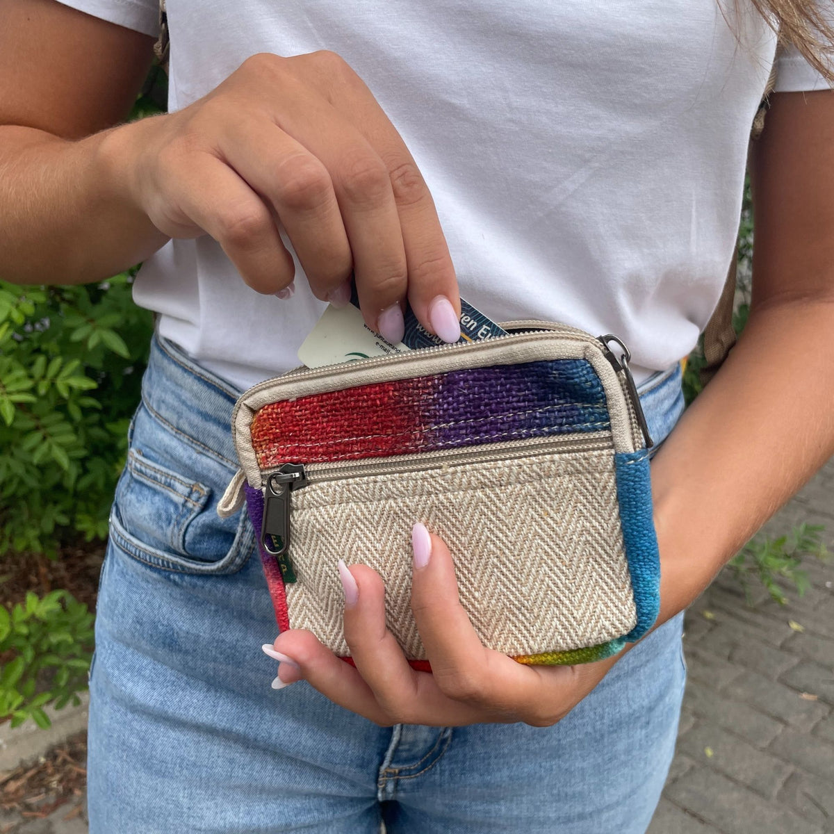 Bolsa cuadrada de cáñamo teñida