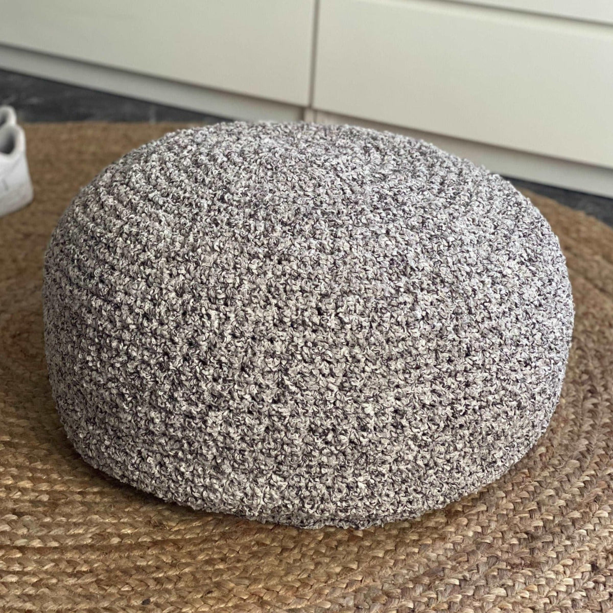 Bouclé Hocker Ottoman | Beige und Braun