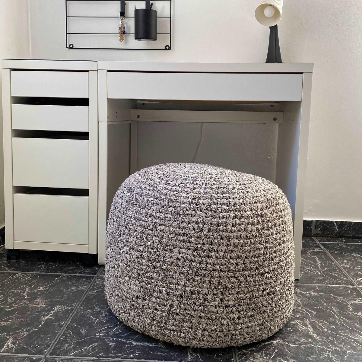 Bouclé Hocker Ottoman | Beige und Braun