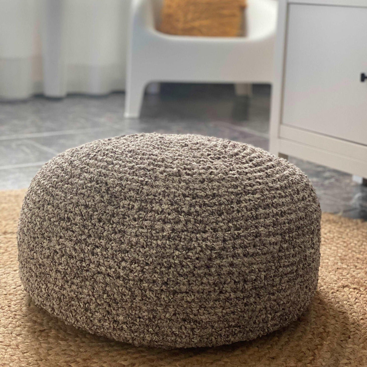Bouclé Hocker Ottoman | Beige und Braun