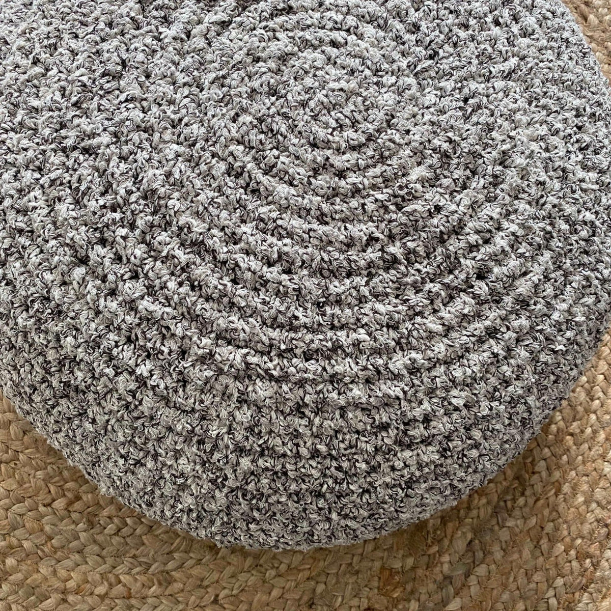 Bouclé Hocker Ottoman | Beige und Braun
