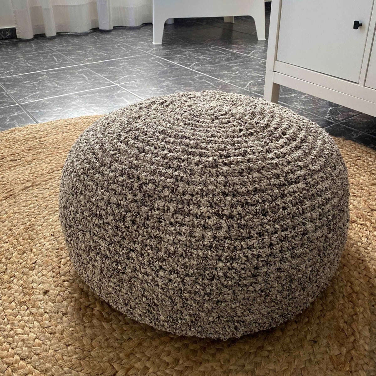 Bouclé Hocker Ottoman | Beige und Braun