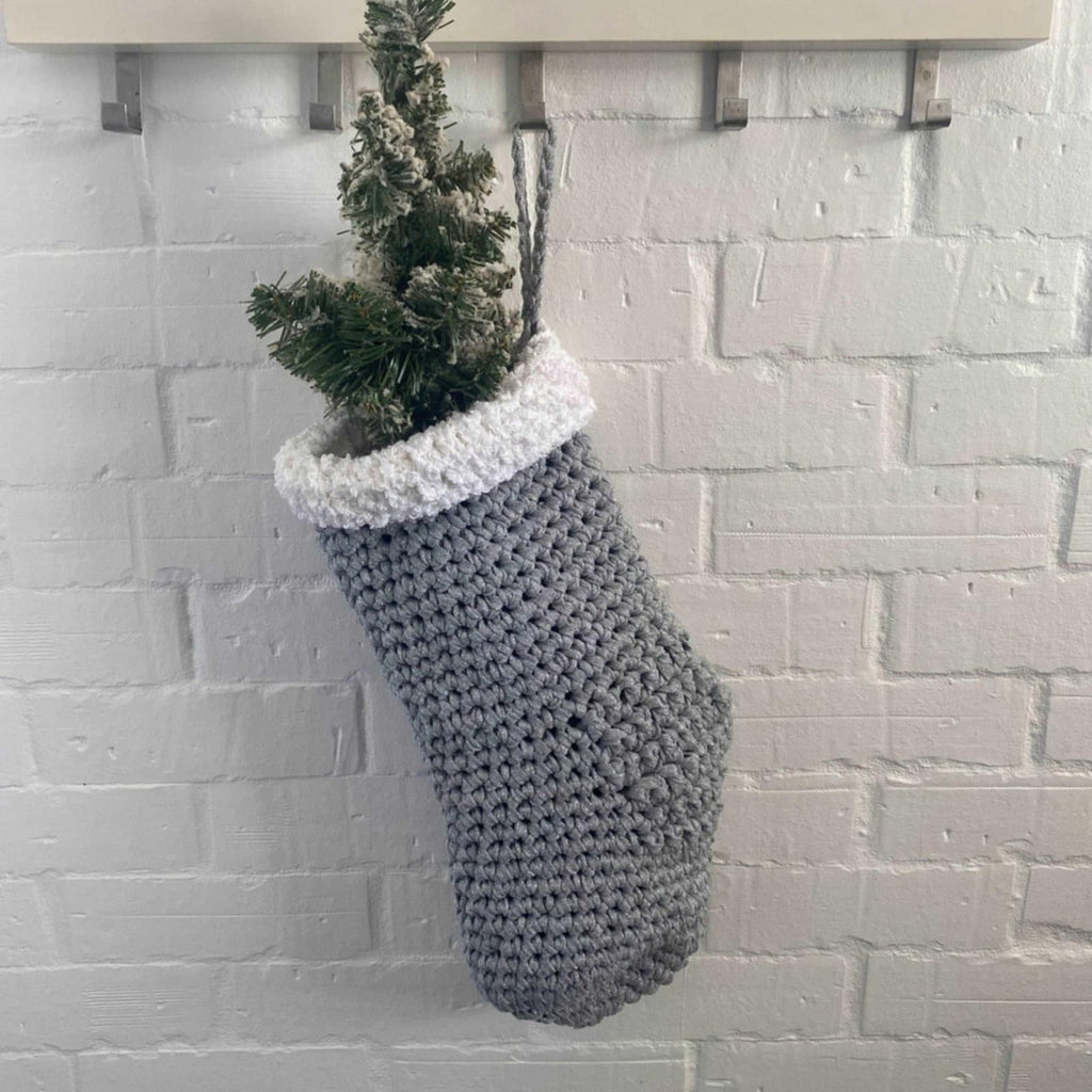 Grober Strick Weihnachtsstrumpf - Silbrige glitzernde Weihnachtsdekoration
