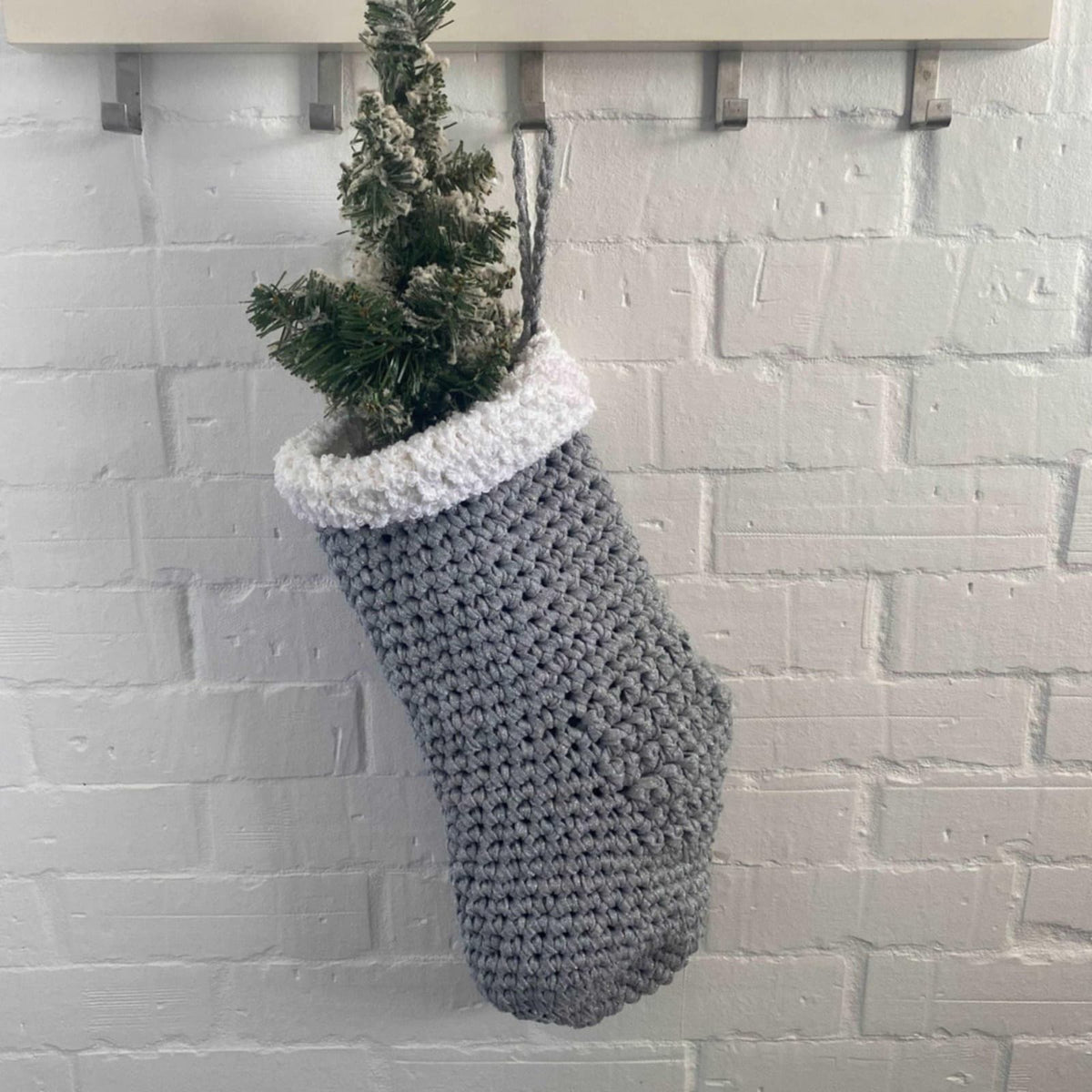 Grober Strick Weihnachtsstrumpf - Silbrige glitzernde Weihnachtsdekoration