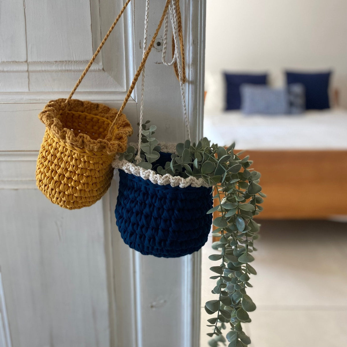 Crochet Plant Hanger, Ruffled Hanging Baskets