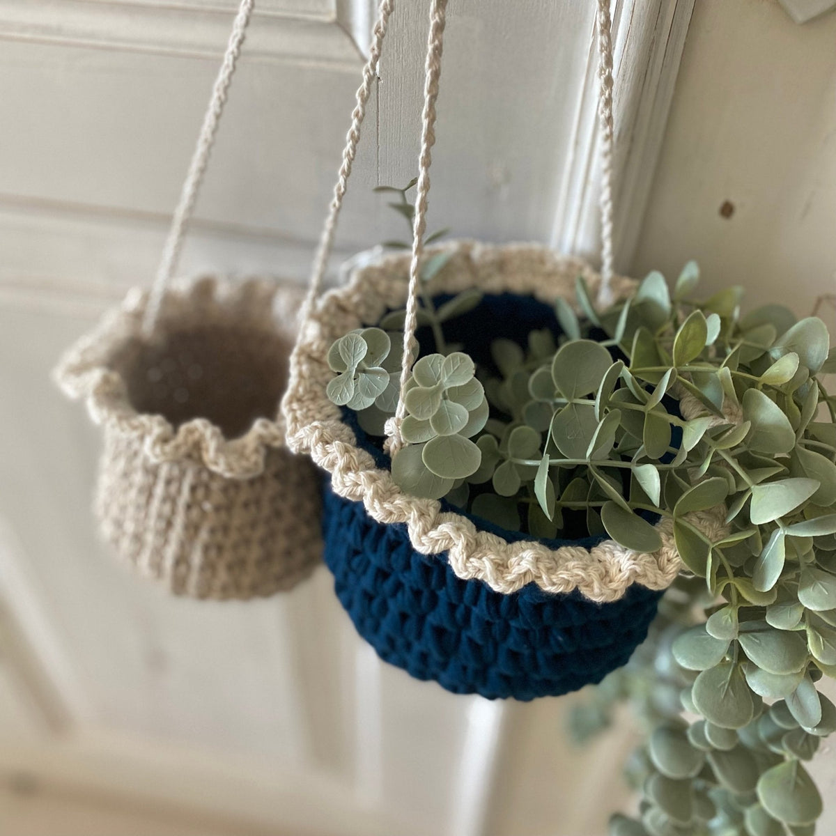 Crochet Plant Hanger, Ruffled Hanging Baskets