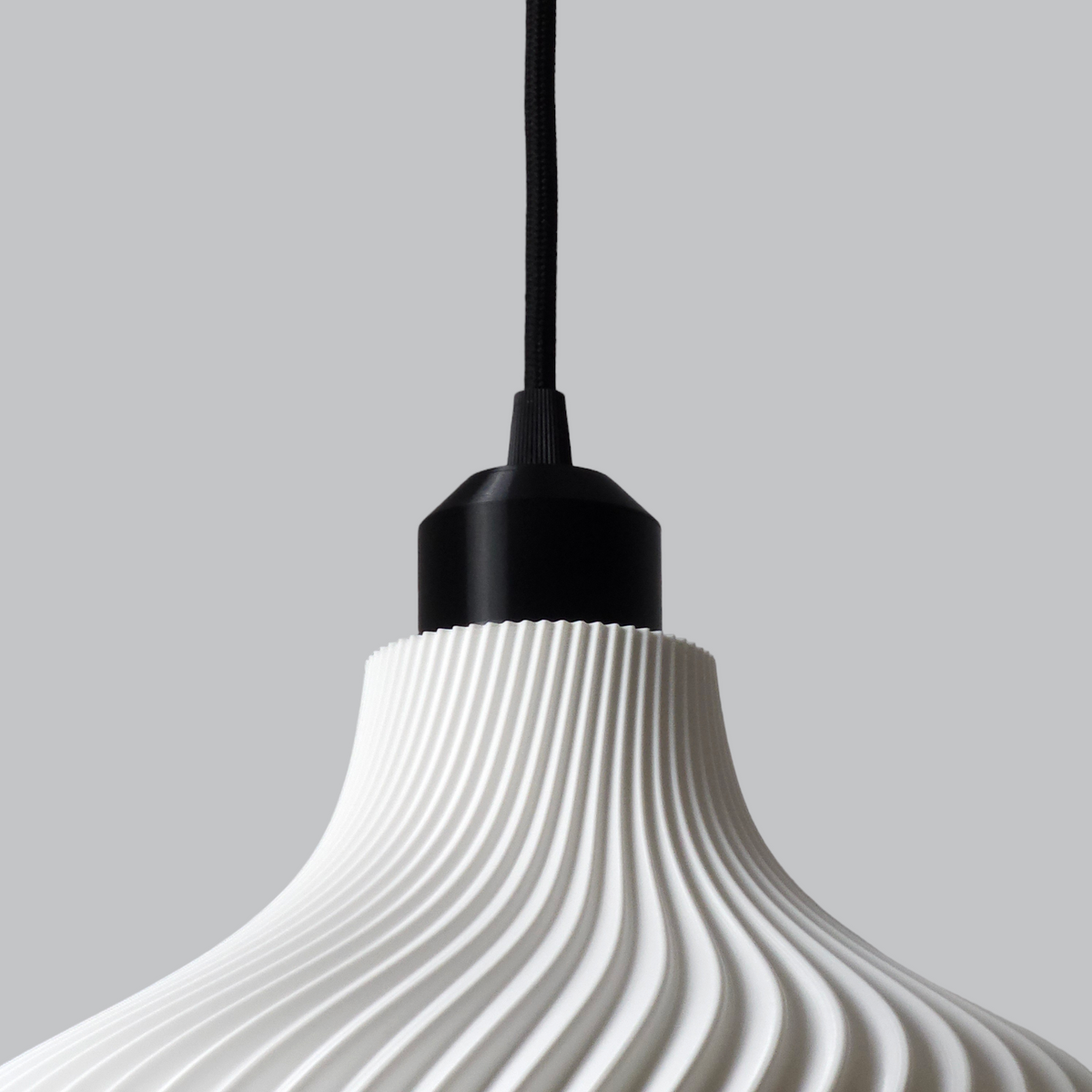 Pendelleuchte "Daila", Weiß/Deckenrose Schwarz/Kabel Schwarz