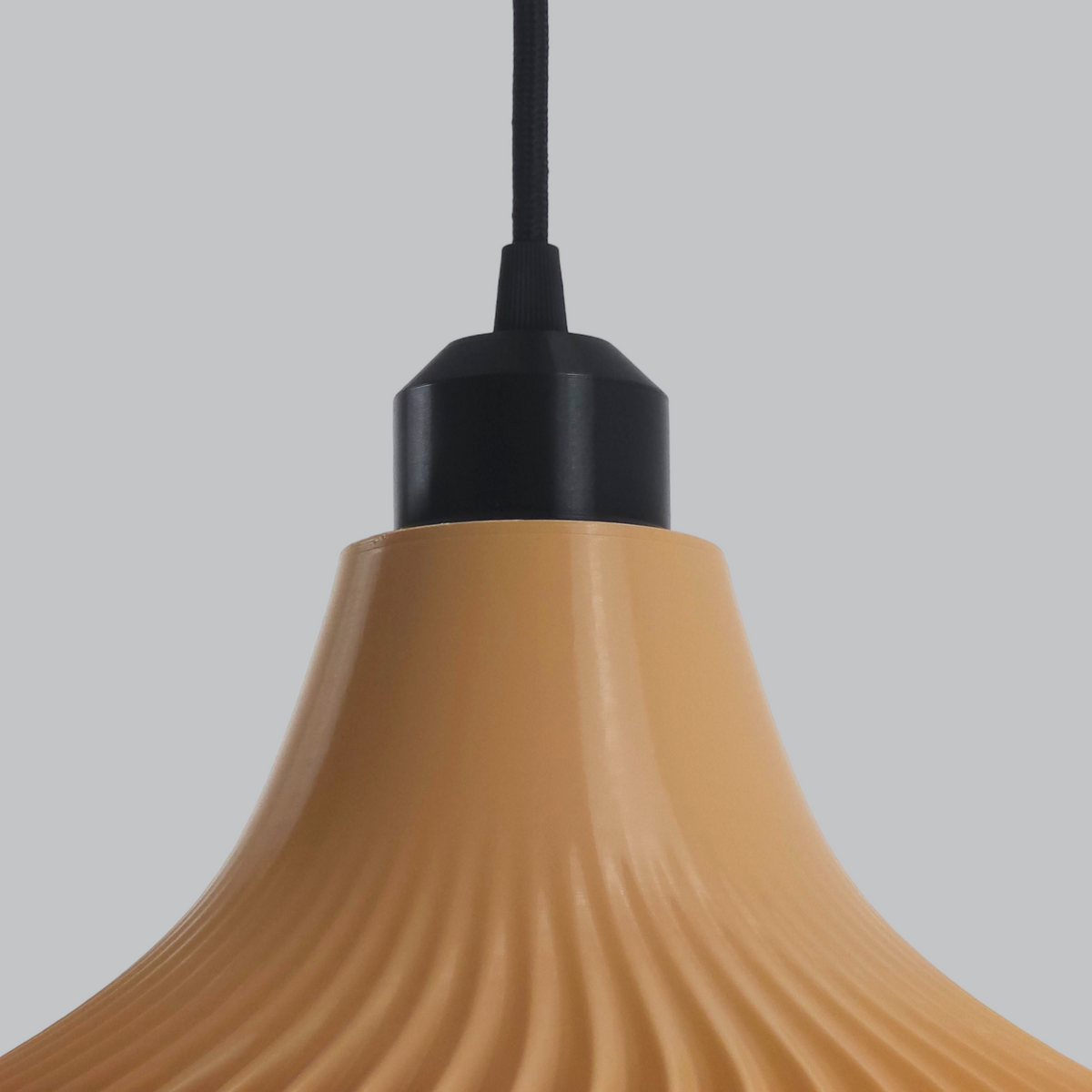 Hängeleuchte „Vita“ Beige/Schwarz-Donut/Schwarzes Kabel