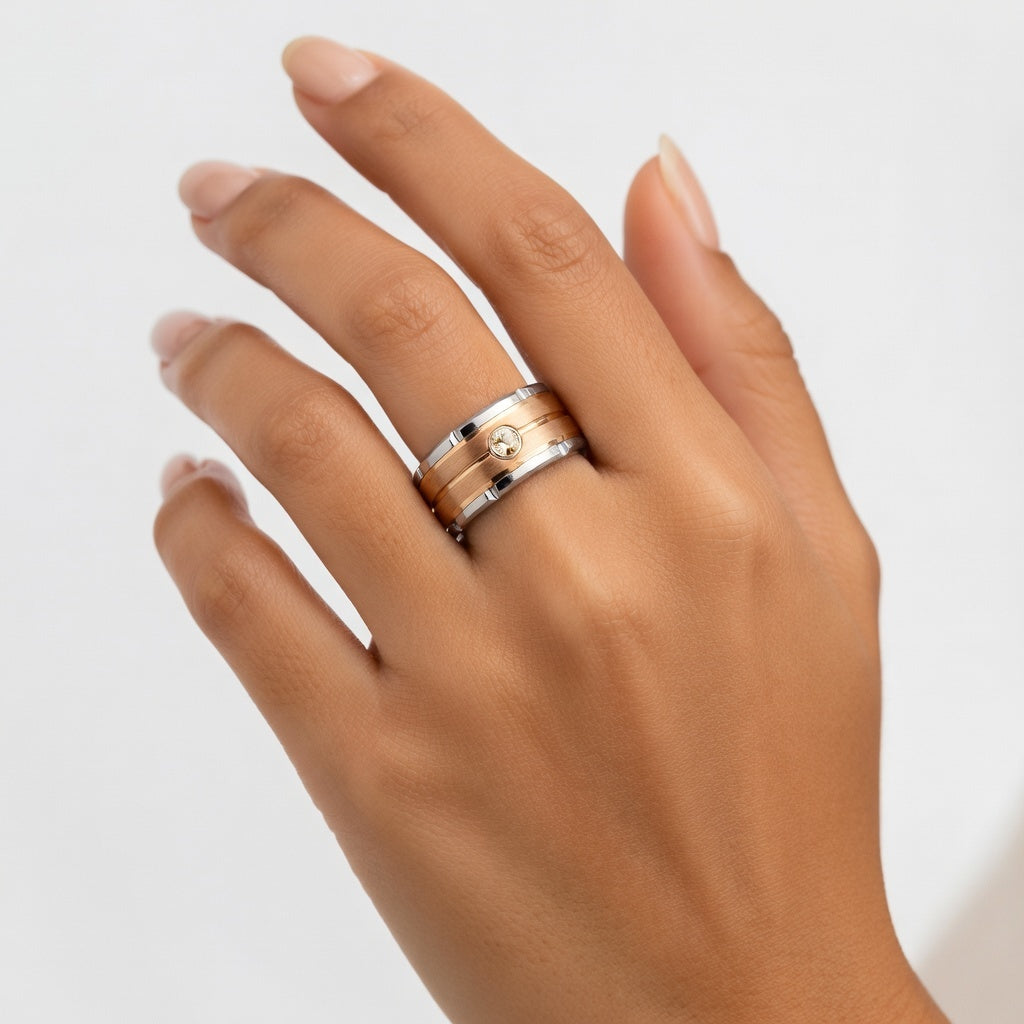 Ring aus Wolframstahl mit Zirkonia