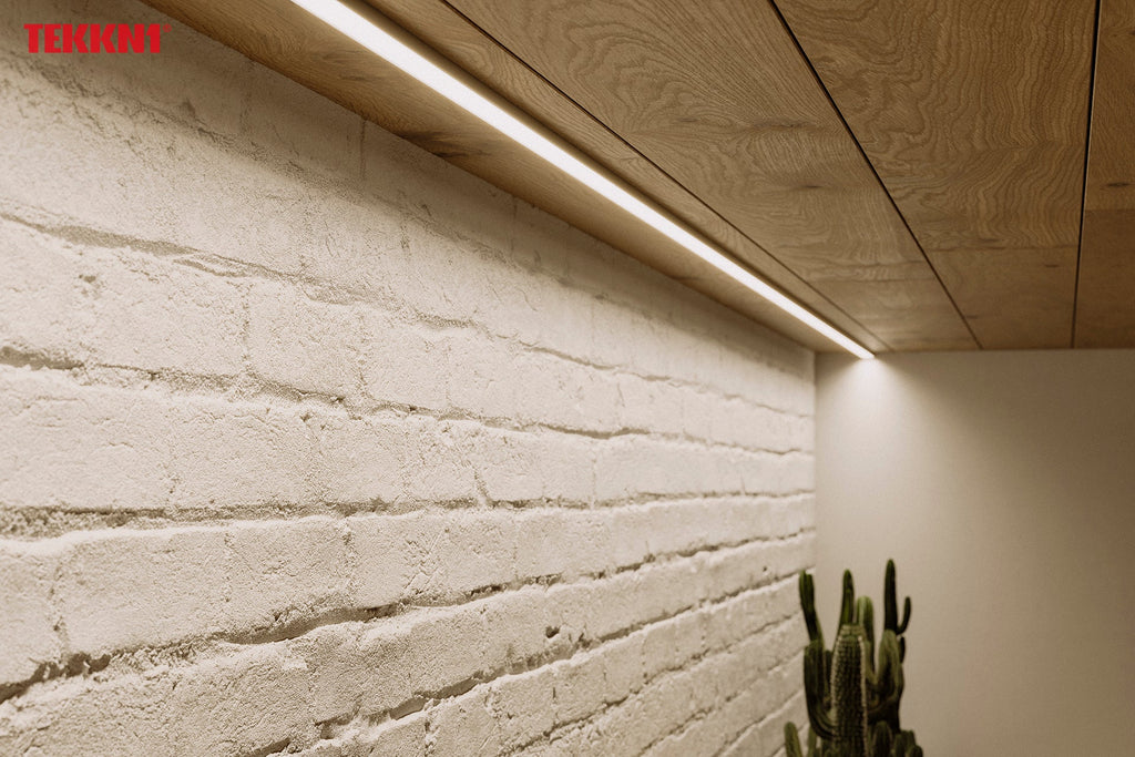 KIMERA-"EGEN" Silber eloxiertes Aluminiumprofil mit opalem Diffusor, Endkappen und Montageklammern 2,02M