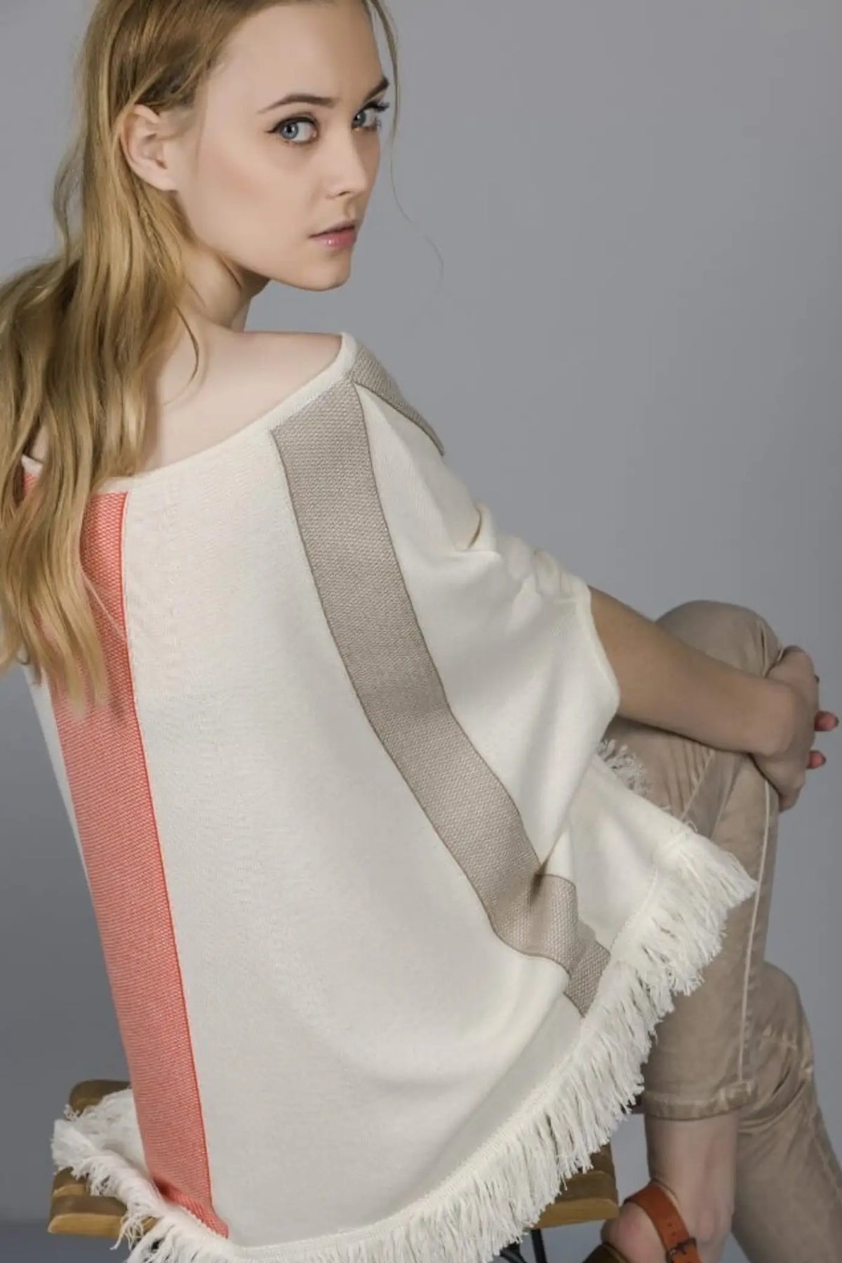 PONCHO GESTREIFT