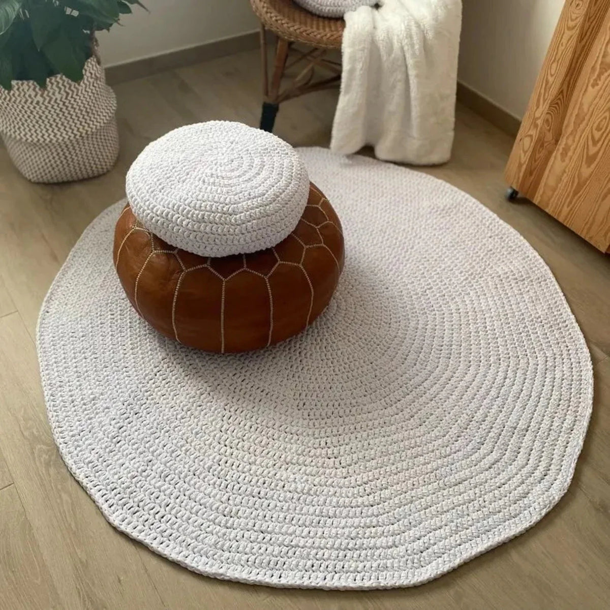 Round Crochet Rug | White
