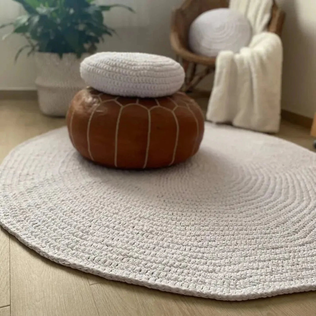 Round Crochet Rug | White